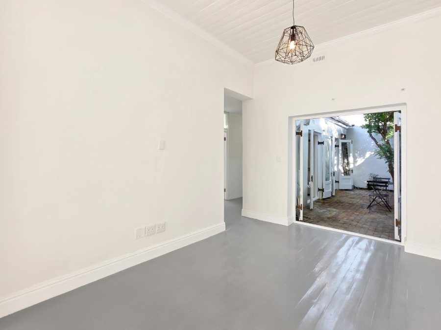 2 Bedroom Property for Sale in Gardens Western Cape